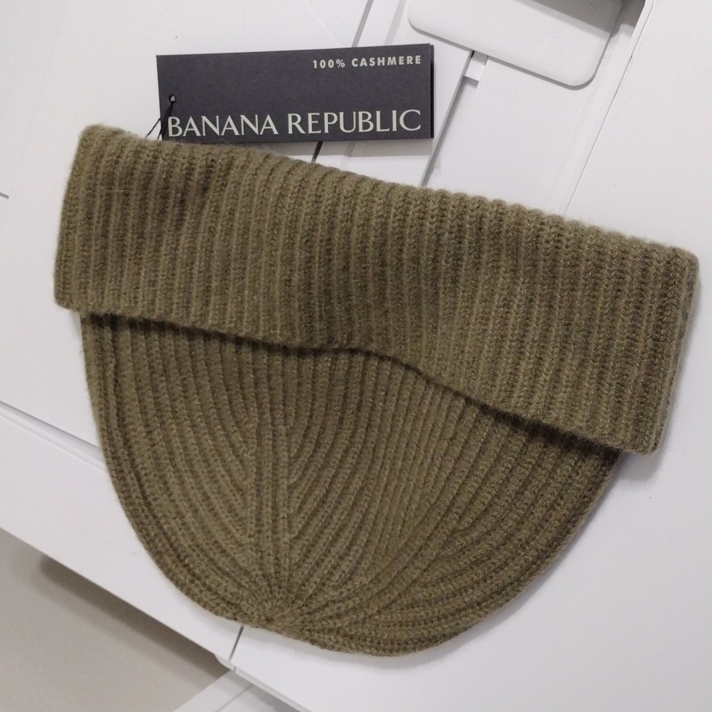 Banana Republic 100% Cashmere Olive Green Beanie
